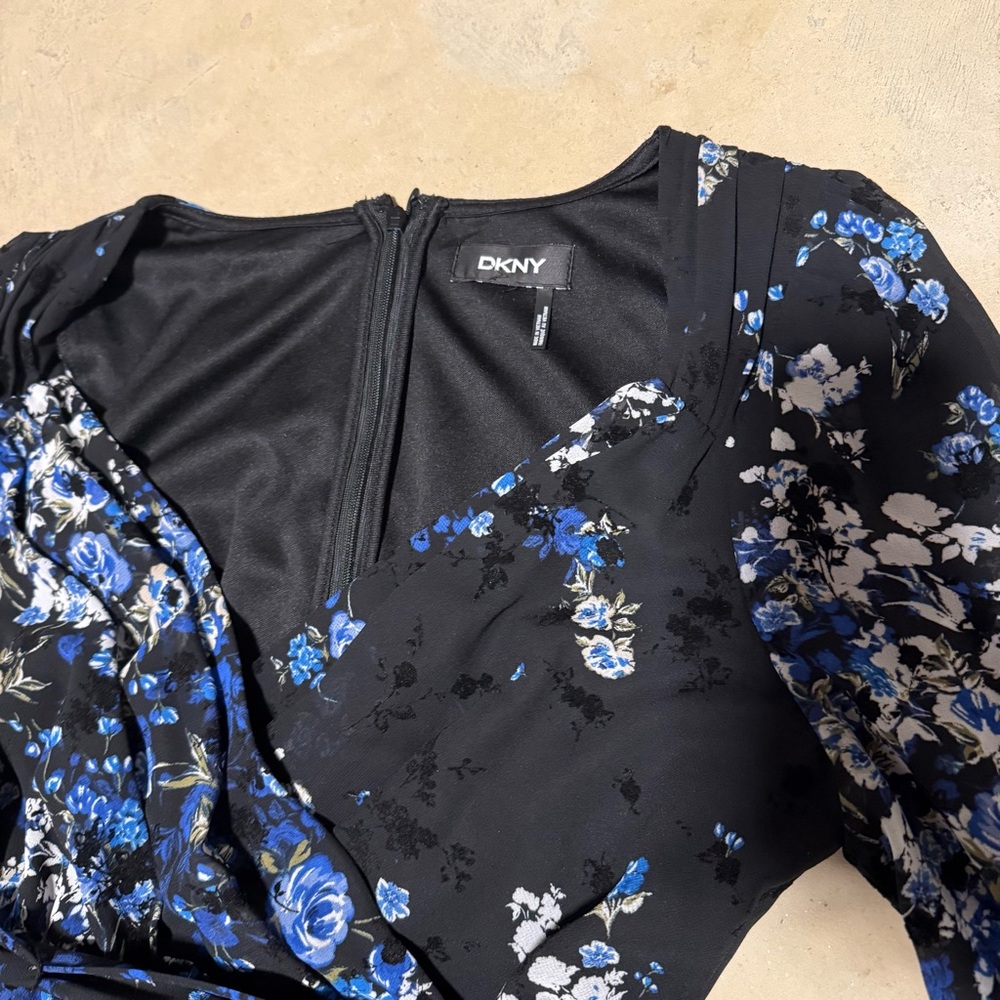 DKNY Floral-Print Balloon-Sleeve Faux-Wrap Dress - Picture 6 of 6